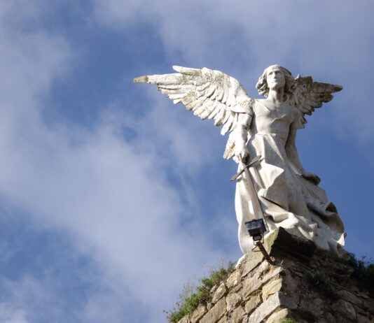 El ángel de la ventana